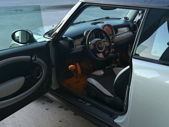 2010 Mini Hatch Cooper S II (R56) Рестайлинг, серый, 1200000 рублей - вид 13