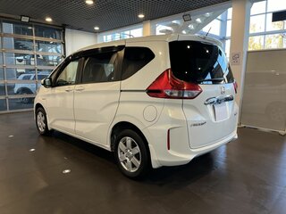 2017 Honda Freed+ II, белый, 1625000 рублей, вид 5