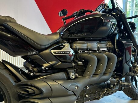 2024 Triumph Rocket III, чёрный, 3600000 рублей, вид 4