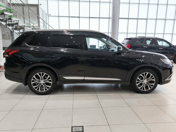 2016 Mitsubishi Outlander III Рестайлинг 2, чёрный - вид 4