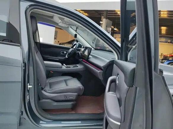 2024 Leapmotor C10 410 I, серый, 3708550 рублей - вид 11