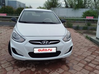2013 Hyundai Solaris I, белый, 820000 рублей, вид 2