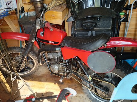 1989 CZ 125, красный, 80000 рублей, вид 1