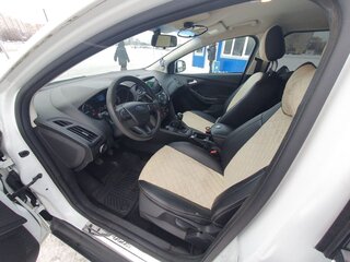 2017 Ford Focus III Рестайлинг, белый, 850000 рублей, вид 4