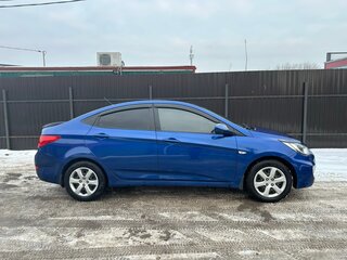 2012 Hyundai Solaris I, синий, 745000 рублей, вид 4
