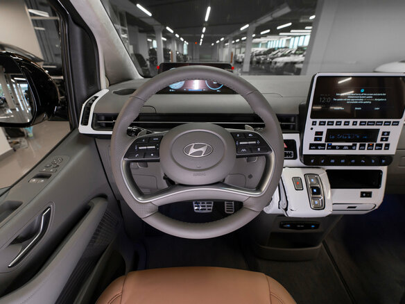 2025 Hyundai Staria I, белый - вид 10