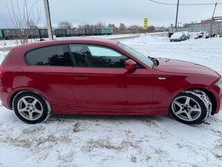 2011 BMW 1 серии 116i I (E81/E82/E87/E88) Рестайлинг, красный, 690000 рублей, вид 4