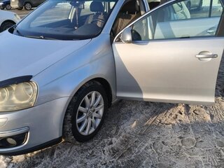 2008 Volkswagen Golf V, серебристый, 650000 рублей, вид 2