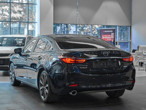2020 Mazda 6 III (GJ) Рестайлинг 2, чёрный, 1949000 рублей - вид 3