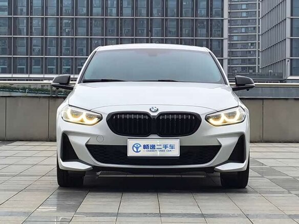 2022 BMW 1 серии 120i III (F52) Рестайлинг, белый, 1560000 рублей - вид 1