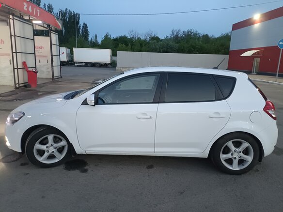 2010 Kia Ceed I, белый, 825000 рублей - вид 2
