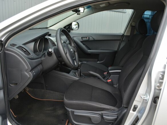 2009 Kia Cerato 5-speed II, серебристый, 849999 рублей - вид 15