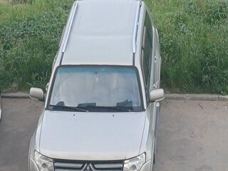 2007 Mitsubishi Pajero IV, бежевый, 1400000 рублей, вид 1