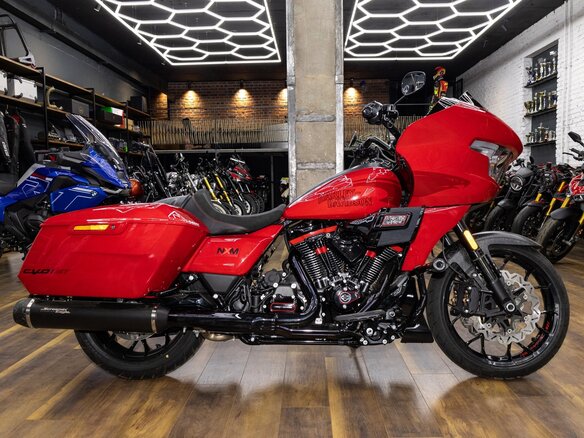 2025 Harley-Davidson CVO Road Glide ST, чёрный, 5990000 рублей - вид 13