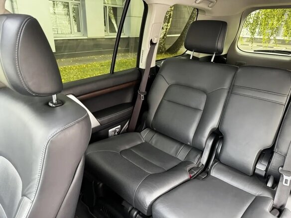 2019 Toyota Land Cruiser 200 Series Рестайлинг 2, белый, 9500000 рублей - вид 17