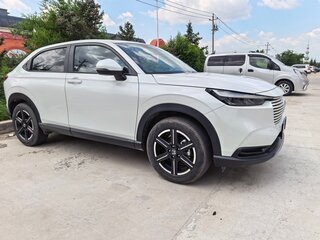 2023 Honda Vezel II, белый, 1850000 рублей, вид 5