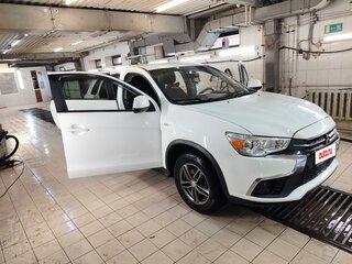 2017 Mitsubishi ASX I Рестайлинг 2, белый, 1450000 рублей, вид 3