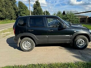2013 Chevrolet Niva I Рестайлинг, чёрный, 480000 рублей, вид 3