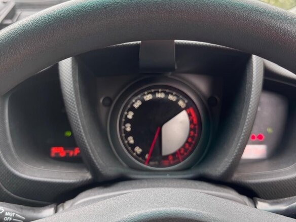 2012 Toyota Ist II, белый, 800000 рублей - вид 12