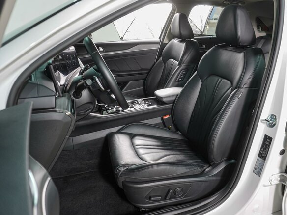 2024 Kia K5 III Рестайлинг, белый, 4509000 рублей - вид 13