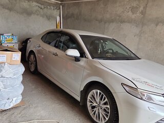 2019 Toyota Camry VIII (XV70), белый, 3600000 рублей, вид 3