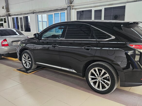 2013 Lexus RX 450h III Рестайлинг, чёрный, 2700000 рублей - вид 4