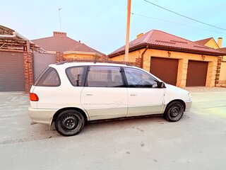 1997 Toyota Ipsum I (M10), серый, 380000 рублей, вид 4