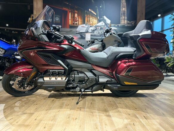 2025 Honda GL 1800 Gold Wing, пурпурный, 4600000 рублей - вид 6