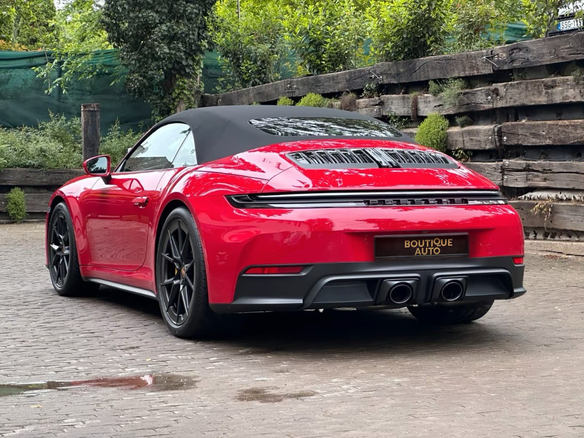 2025 Porsche 911 Carrera 4 GTS VIII (992) Рестайлинг, красный, 27560000 рублей - вид 6