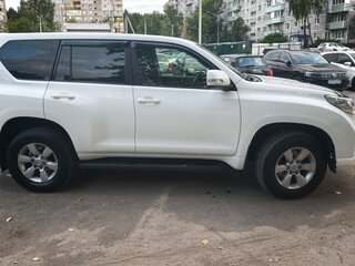2015 Toyota Land Cruiser Prado 150 Series Рестайлинг 1, белый, 3500000 рублей, вид 3