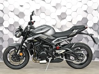 2024 Triumph Street Triple, серый, 1199000 рублей, вид 4