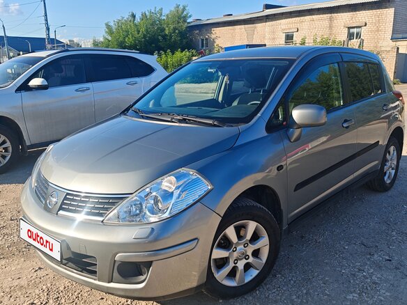 2010 Nissan Tiida I, серый - вид 1