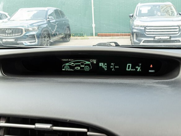 2011 Toyota Prius III (XW30), зелёный - вид 14