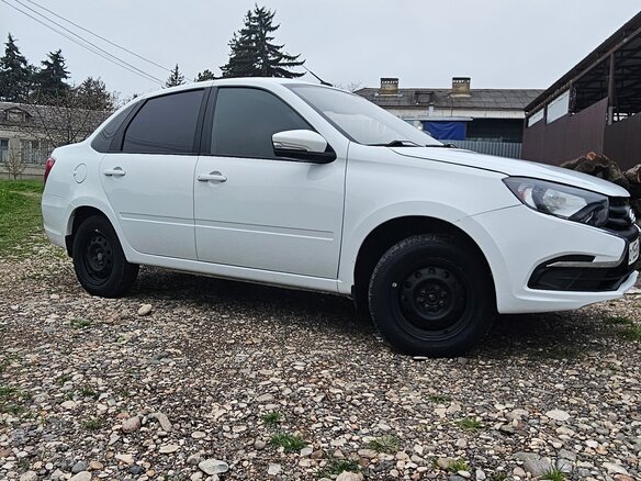 2023 Lada (ВАЗ) Granta I Рестайлинг, белый, 630000 рублей - вид 2