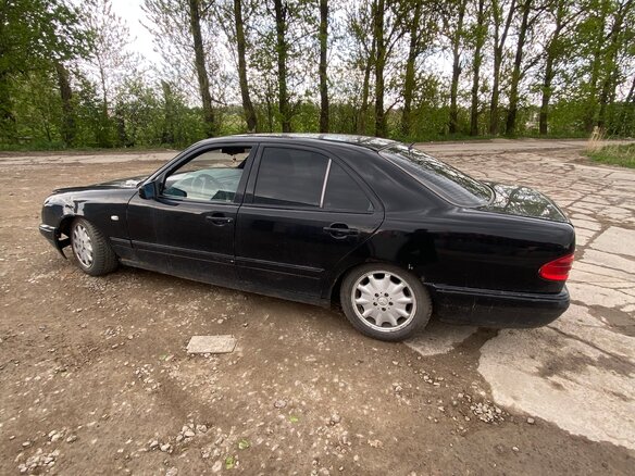 1996 Mercedes-Benz E-Класс 280 II (W210, S210), серый, 199999 рублей - вид 3