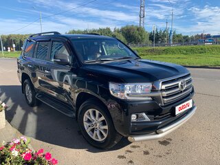 2016 Toyota Land Cruiser 200 Series Рестайлинг 2, чёрный, 6380000 рублей, вид 3