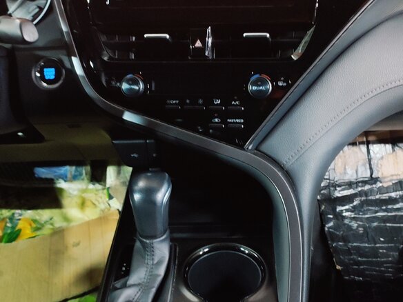 2021 Toyota Camry VIII (XV70) Рестайлинг, белый, 3350000 рублей - вид 14