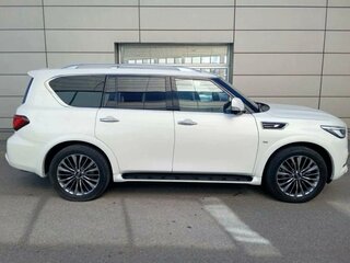 2018 Infiniti QX80 I Рестайлинг 2, белый, 4300000 рублей, вид 4