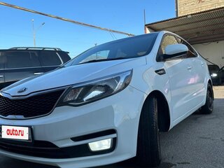 2017 Kia Rio III Рестайлинг, белый, 590000 рублей, вид 2