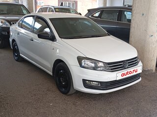 2018 Volkswagen Polo V Рестайлинг, белый, 900000 рублей, вид 2