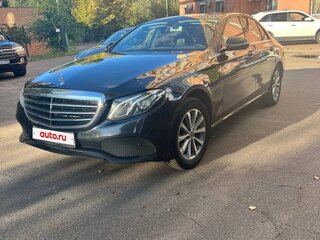 2017 Mercedes-Benz E-Класс 200 V (W213, S213, C238), чёрный, 2400000 рублей, вид 1