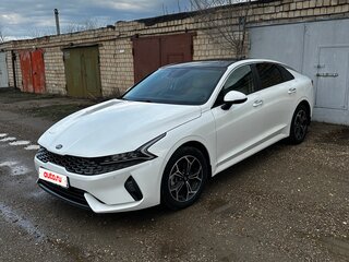 2020 Kia K5 III, белый, 2600000 рублей, вид 1