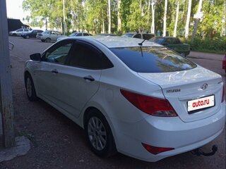 2015 Hyundai Solaris I Рестайлинг, белый, 800000 рублей, вид 3