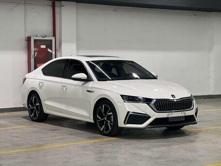 2022 Skoda Octavia IV (A8), белый, 2190000 рублей, вид 3