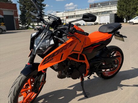 2024 KTM 390 Duke, оранжевый, 575000 рублей, вид 2