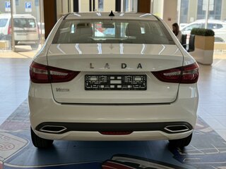 2026 Lada (ВАЗ) Vesta I Рестайлинг (NG), белый, 1685000 рублей, вид 3