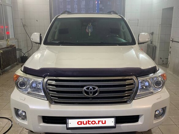 2013 Toyota Land Cruiser 200 Series Рестайлинг 1, белый, 3200000 рублей