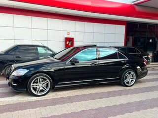 2007 Mercedes-Benz S-Класс 500 V (W221), чёрный, 1050000 рублей, вид 4