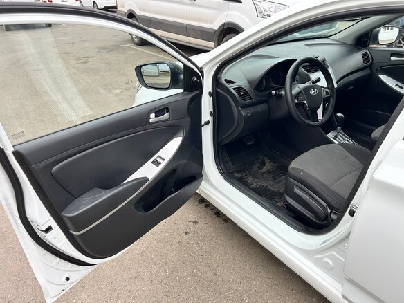 2013 Hyundai Solaris I, белый, 800000 рублей - вид 7