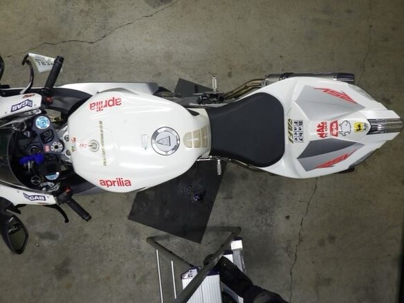 2009 Aprilia RSV1000 R, белый, 470000 рублей - вид 10